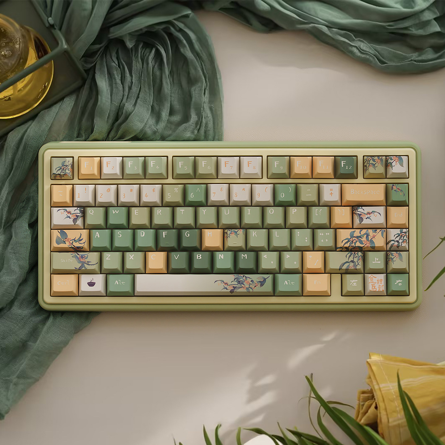 Klawiatura mechaniczna URE UR8 – Desk Setup Programmer recenzja i cena