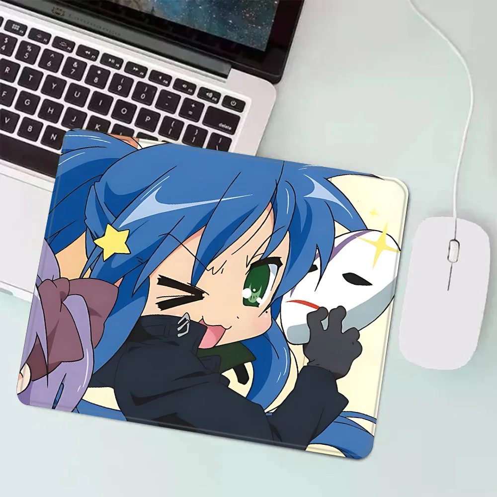Podkładka pod mysz do gier Luc – Desk Setup Anime recenzja i cena